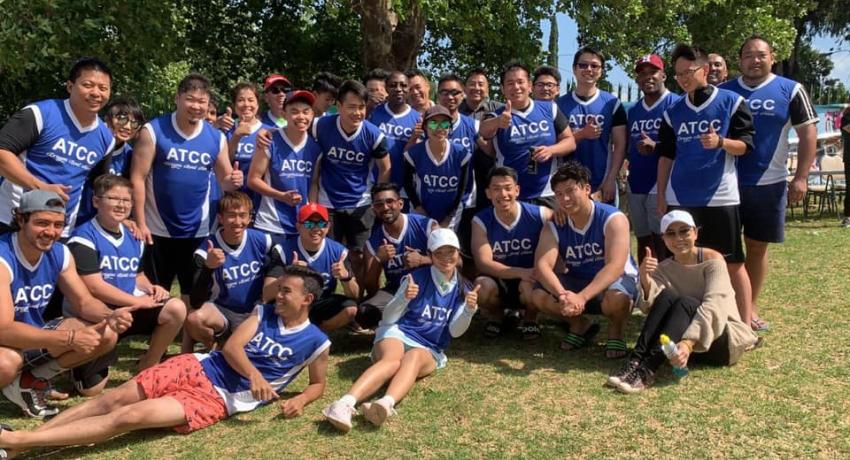 非青代表非洲台灣商會聯合總會於 Florida Lake 參加 “台灣體育文化嘉年華20 周年龍舟錦標賽”